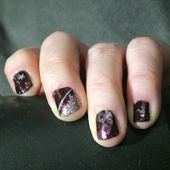 Entraînement Nail Art pour Noël : striping tape, stamping, paillettes étoilées...