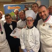 Un jeune cuisinier trisomique breton gagne le très prestigieux concours de "l'assiette Gourm'hand" - Le handicap en région Bretagne