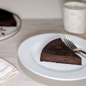 Gâteau fondant au chocolat et à la pâte pralinée (sans farine)