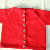 DIY à faire ou à me demander : un gilet rouge en une pièce avec ses explications en 12/18 mois - mom-ma-fee.over-blog.com