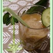 Jus de menthe, pommes , poires et concombre. - Oh, la gourmande..