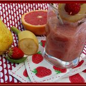 Smoothie fraises, pamplemousse, poire, basilic - Oh, la gourmande..
