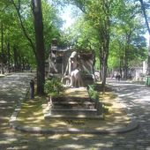 Une balade insolite au cimetière de Montmartre - Paris