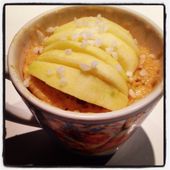Mon duo de mug cake à la pomme et cannelle... Un dessert express en moins de 2 minutes ! - Le blog de cuisineetcitations-leblog