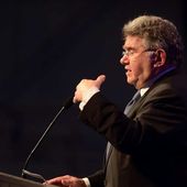 Monsieur le Président, le paquebot France prend l'eau - T'as pas la météo et tu navigues à vue - OOKAWA Corp.