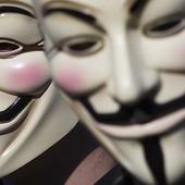 Anonymous livre 9.200 comptes Twitter liés à l'Etat islamique - OOKAWA Corp.