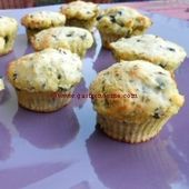 Muffins au parmesan fourrés au pesto - gastronoome.over-blog.com