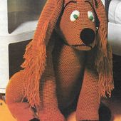 jouet ou déco au crochet : un gros chien d'appartement