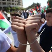 Israël punit les détenus en grève de la faim pour exiger leurs droits
