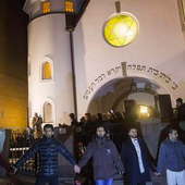Quand des musulmans norvégiens protègent la synagogue d'Oslo - Journal de Denis Chautard