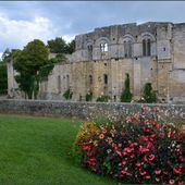Saint-Emilion ceint de vignes : qui l'eût cru ? - Images du Beau du Monde