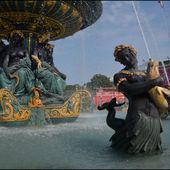 Que d'eau !... les fontaines de la Place de la Concorde - Images du Beau du Monde