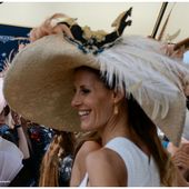 Prix de Diane 2015 : concours de chapeaux - Images du Beau du Monde