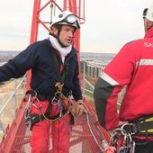Benjamin Castaldi en immersion chez les pompiers de l'extrême. - LeBlogTvNews