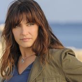 Le scénario de La femme aux cheveux rouges, en tournage avec Laetitia Milot. - LeBlogTvNews