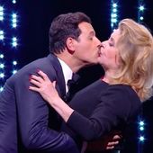 Le baiser de Catherine Deneuve et Laurent Lafitte à Cannes (vidéo). - LeBlogTvNews