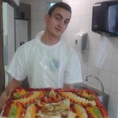 Un jeune homme de 24 ans reprend la boulangerie du quartier de Chaillot - Vierzonitude