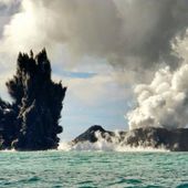 Eruption volcanique aux Tonga, une nouvelle île est née