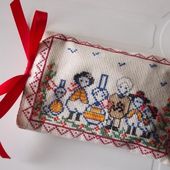 Etui brodé pour disque dur externe - Chez Mamigoz