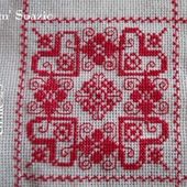 SAL : Plaid Broderie Rouge... Grille 23/A5 - Chez Mamigoz