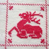 SAL : Plaid Broderie Rouge... Grille 22/H6 - Chez Mamigoz