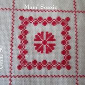 SAL : Plaid Broderie Rouge... Grille 50 / B8 - Chez Mamigoz