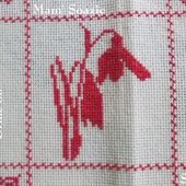 SAL : Plaid Broderie Rouge... Grille 60 / G9 - Chez Mamigoz