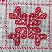 SAL : Plaid Broderie Rouge... Grille 88 / E13 - Chez Mamigoz