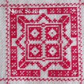 SAL : Plaid Broderie Rouge... Grille 20 / H12 - Chez Mamigoz