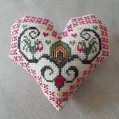 Quatrième Cœur à broder ST Valentin, Style Hongrois : 1 ère partie. - Chez Mamigoz