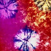 Comment faire un T-shirt ou paréo tie dye pour les vacances