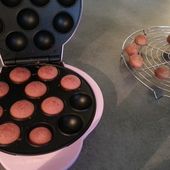 Cakes pop rose au chocolat - Elodie cuisine sur helodycuisine.over-blog.com