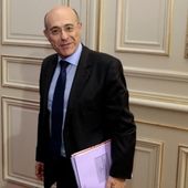 Le patron des policiers annonce ses premières mesures face à la fronde