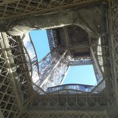 Insolite regard coquin sous la belle Dame de fer de Paris: - Doc de Haguenau