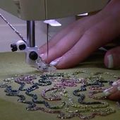 Embellir le tissu avec le pied pour la couture de cordons - Vidéos