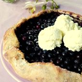 Tarte rustique aux myrtilles sans beurre et sans moule - La Médecine Passe Par La Cuisine