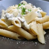 Recette : Pasta vegetarienne express (penne, champignons et fromage) - Les Gralettes