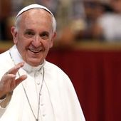 Le pape François invite les pauvres à " protester et se révolter " - MOINS de BIENS PLUS de LIENS