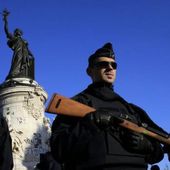 FRANCE : Des magistrats et avocats dénoncent l'état d'urgence - MOINS de BIENS PLUS de LIENS