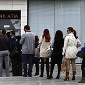 Le PS fait voter des lois pour contrer une ruée sur les banques - MOINS de BIENS PLUS de LIENS