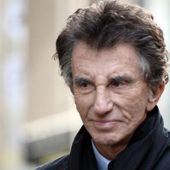 Quand François Hollande reloge Jack Lang dans un hôtel somptueux - MOINS de BIENS PLUS de LIENS