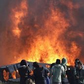 La "jungle" de Calais prend fin dans les flammes - MOINS de BIENS PLUS de LIENS