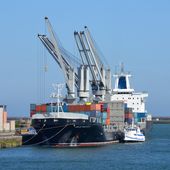 Le Bright Sky au quai de France -