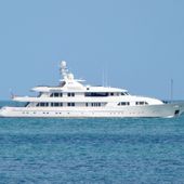 Le yacht Hampshire au quai Alexandre 3 -
