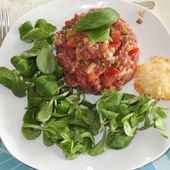 Tartare de boeuf et son biscuit au parmesan - Le blog de Zzabulle