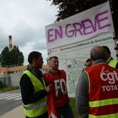 Raffinerie Total de Grandpuits : la grève reconduite pour une semaine - Ça n'empêche pas Nicolas