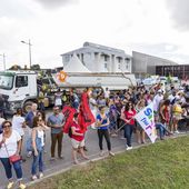 Guyane: 10.000 manifestants pour la "journée morte" - Ça n'empêche pas Nicolas