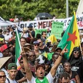 Après un mois de conflit social, la Guyane poursuit la mobilisation - Ça n'empêche pas Nicolas