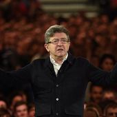 À cinq jours du premier tour de l’élection présidentielle, Jean-Luc Mélenchon est dans le peloton de tête. En deux mois, le candidat de la France insoumise a connu la plus forte progression dans les intentions de vote.