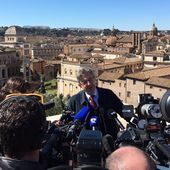Présidentielle : Jean-Luc Mélenchon obtient ses 500 PARRAINAGES grâce notamment aux maires "sans étiquette"